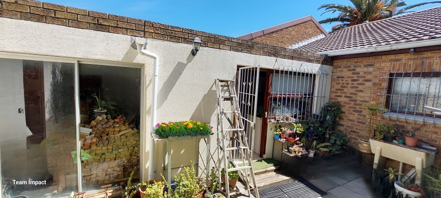 3 Bedroom Property for Sale in Twin Palms Western Cape